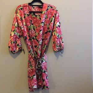 🌹 Vintage Silky Rose & Leopard Print Robe.